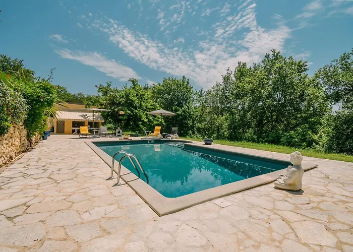 Daire Armagnac, Relaxing Near Nogaro