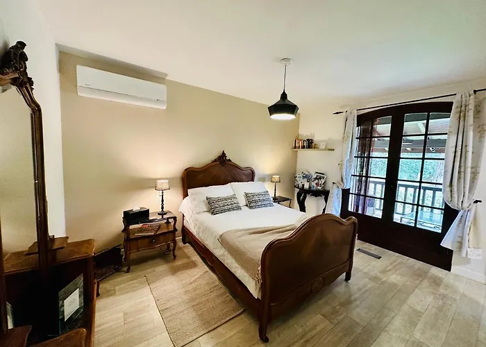 Daire Armagnac, Relaxing Near *