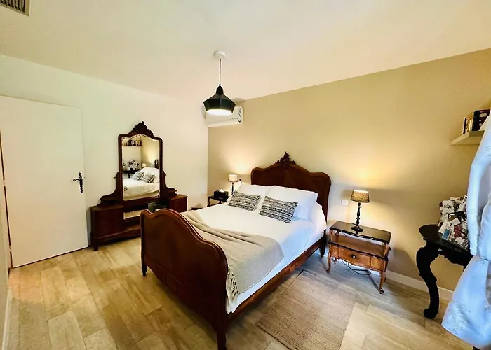 Armagnac, Relaxing Near *